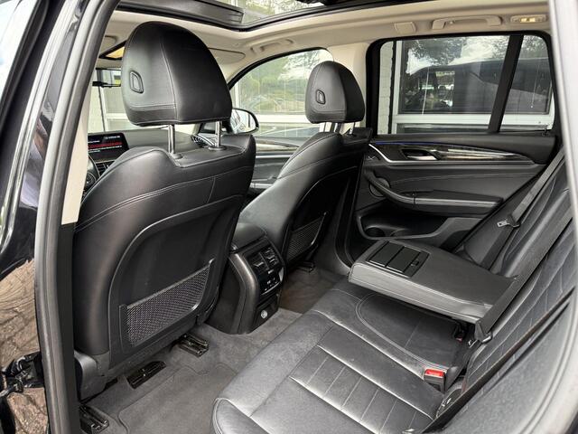 BMW X3 xDrive20i X LINE | PANORMA | HARMAN KARDON | SPORTSTOELEN | CAMERA | LEDER |