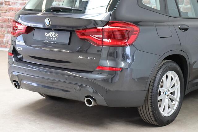 BMW X3 xDrive20i High Executive Automaat / Navigatiesysteem Professional / Adaptieve Cruise Control / Head-Up Display / Stoelverwarming / Leder / Achteruitrijcamera / Dodehoek Detectie / LED / Climate Control /