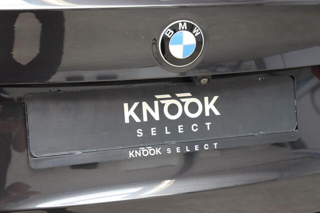 BMW X3 xDrive20i High Executive Automaat / Navigatiesysteem Professional / Adaptieve Cruise Control / Head-Up Display / Stoelverwarming / Leder / Achteruitrijcamera / Dodehoek Detectie / LED / Climate Control /