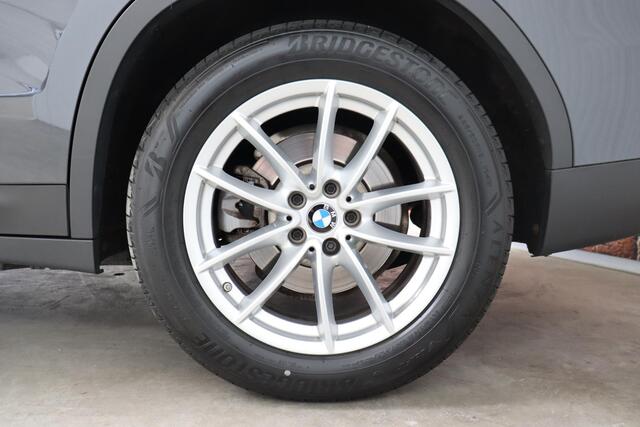 BMW X3 xDrive20i High Executive Automaat / Navigatiesysteem Professional / Adaptieve Cruise Control / Head-Up Display / Stoelverwarming / Leder / Achteruitrijcamera / Dodehoek Detectie / LED / Climate Control /