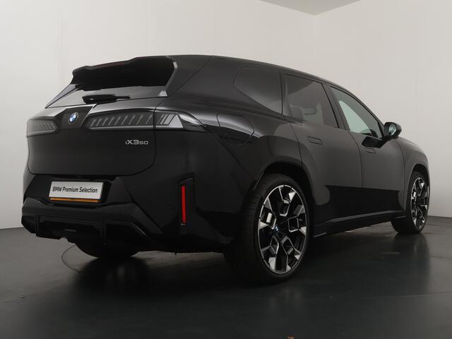 BMW X3 iX3 50 xDrive 113 kWh | M-Sport Pro | Highway Assistant | 3D Head-Up | Trekhaak | Panoramadak |