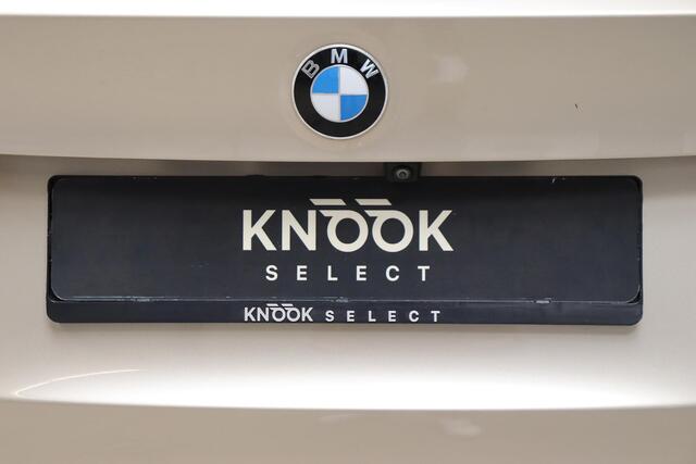 BMW X3 xDrive20i High Executive xLine Automaat / Navigatie Professional / Panoramadak / Trekhaak / Head-Up Display / Achteruitrijcamera / Stoelverwaming / HiFi / Cruise Control / Leder / LED /