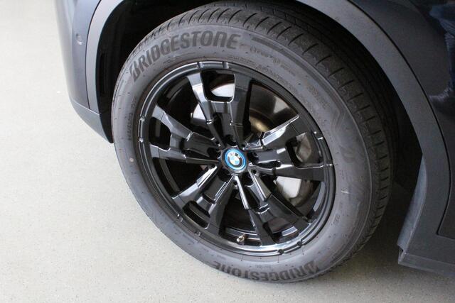 BMW X3 iX3 Executive 80 kWh | TOP-STAAT! | CARPLAY | PANO-DAK | DAB | WEGKL-TRHAAK | LED | 19'LMV | PDC |