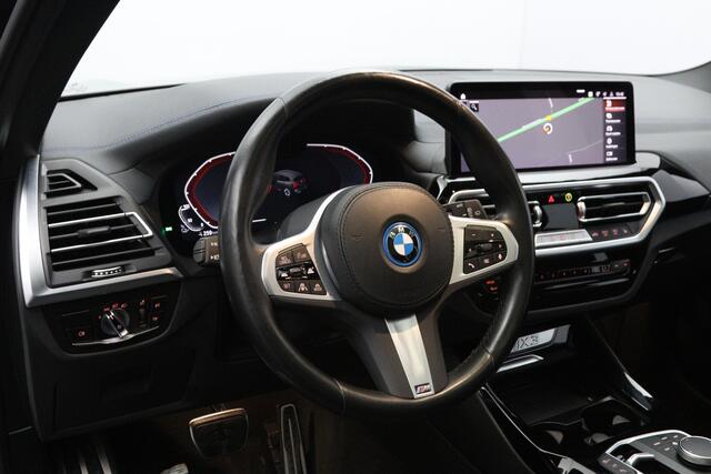 BMW X3 iX3 High Executive 80 kWh 286 PK, SOH 99 %, Panoramadak, Driving Ass. Prof, 360 Camera, Head-Up, Carplay