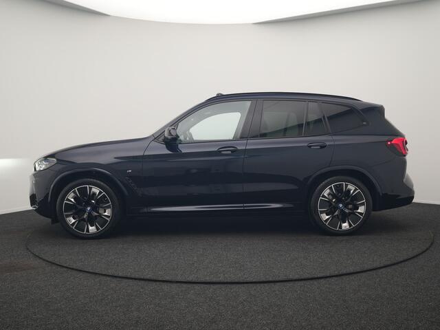 BMW X3 iX3 M Sport 80 kWh 286pk Dealer O.H. | Trekhaak Af Fabriek | Panodak | Head Up | 360 Camera | Harman / Kardon | Lederen Sportstoelen Memory & Verwarmd | Keyless | Blis | Sfeerverlichting | 20"L.M | Adaptive LED |