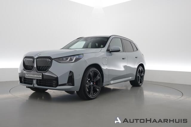 BMW X3 30e xDrive M-Sport Pro | Rijklaar! | Elek. Trekhaak | Pano | Widescreen | Shadowline | HUD | Harman/Kardon | Stuur-stoelverw. | 360*+PDC | Leder+Memory | Dodehoek | NAV+App.Connect | LED | Elek. Klep V