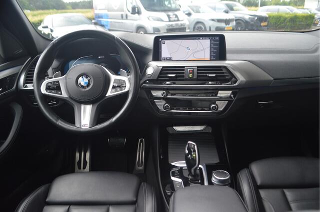 BMW X3 30e xDrive M Sport Automaat / Panoramadak / Sportstoelen / Adaptieve LED / Comfort Access / Head-Up / Parking Assistant Plus / Stoelverwarming