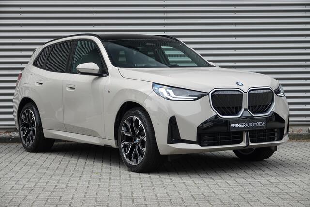 BMW X3 30e xDrive M-Sport | Panodak | Trekhaak | Memory | Driving Assistant | Iconic Glow |