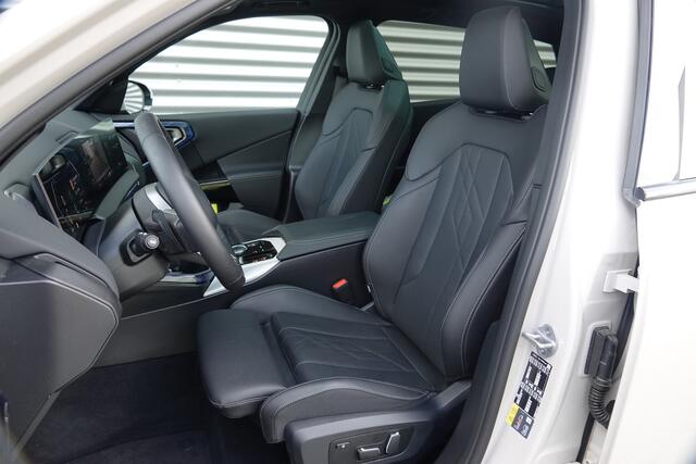 BMW X3 30e xDrive M-Sport | Panodak | Trekhaak | Memory | Driving Assistant | Iconic Glow |