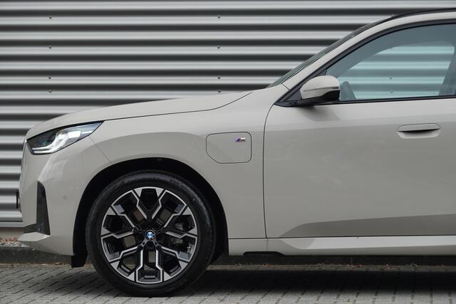 BMW X3 30e xDrive M-Sport | Panodak | Trekhaak | Memory | Driving Assistant | Iconic Glow |