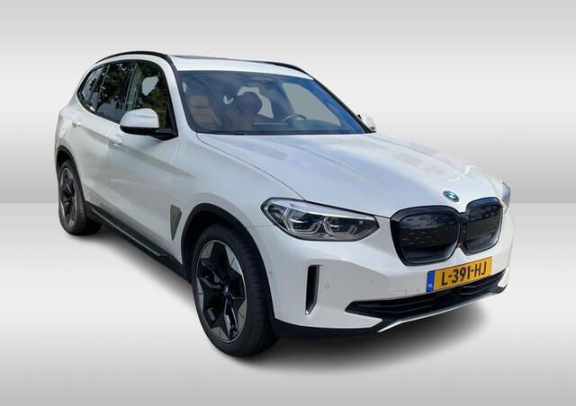 BMW X3 iX3 High Executive 80 kWh / Trekhaak / Panoramadak / Camera / Head-up / 20'' / Leder / Harman Kardon / Navigatie / Memory seats / Dodehoek / DAB / Stoelverwarming / Cruise Control Adaptief