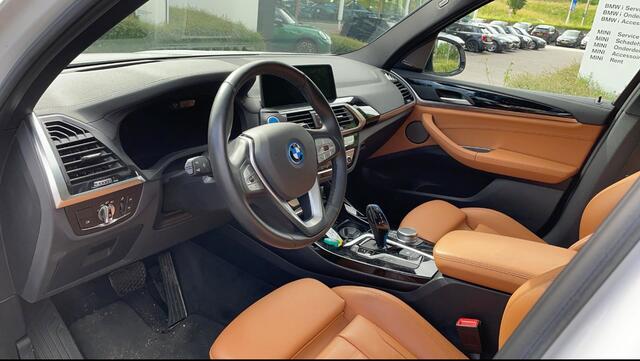 BMW X3 iX3 High Executive 80 kWh / Trekhaak / Panoramadak / Camera / Head-up / 20'' / Leder / Harman Kardon / Navigatie / Memory seats / Dodehoek / DAB / Stoelverwarming / Cruise Control Adaptief