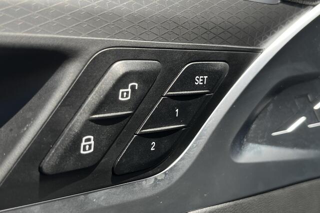 BMW X3 iX3 High Executive 80 kWh PANO | ADAPTIVE | ACHTERUITKIJKCAMERA | MEMORY | CARPLAY | STOELVERWARMING |