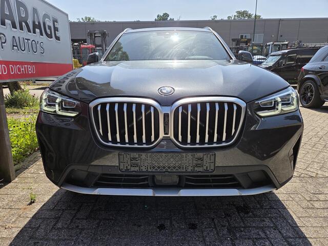BMW X3 xDrive30e 19"/Trekhaak/Leder + memory/Adaptieve cruise/Keyless/Dodehoek/Head-up/360 camera/HiFi/LED/Sfeerverlichting
