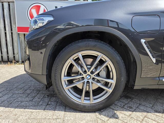 BMW X3 xDrive30e 19"/Trekhaak/Leder + memory/Adaptieve cruise/Keyless/Dodehoek/Head-up/360 camera/HiFi/LED/Sfeerverlichting