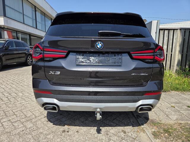 BMW X3 xDrive30e 19"/Trekhaak/Leder + memory/Adaptieve cruise/Keyless/Dodehoek/Head-up/360 camera/HiFi/LED/Sfeerverlichting
