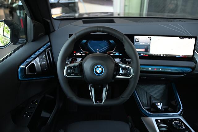 BMW X3 30e xDrive M Sport Automaat / Panoramadak / Trekhaak / Sportstoelen / Adaptief onderstel / Comfort Access / Adaptieve LED / Parking Assistant Plus / Harman Kardon