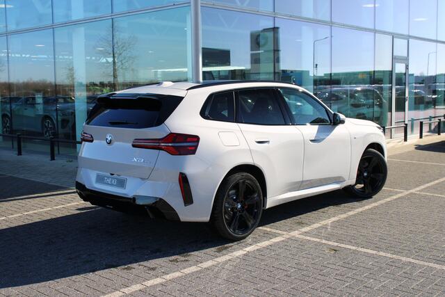BMW X3 30e xDrive M Sport Automaat / Panoramadak / Trekhaak / Sportstoelen / Stoelventilatie / Comfort Access / Stoelverwarming / Adaptieve LED / Parking Assistant Plus