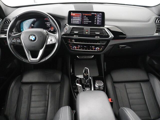 BMW X3 xDrive20i High Executive Edition Panorama dak | Carplay | Climate control | Stoelverwarming | Cruise control | Sfeerverlichting | Navigatie | Bluetooth | Leder bekleding | Achteruitrij camera | DAB Radio