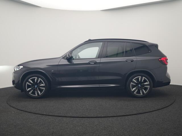 BMW X3 iX3 M Sport 80 kWh 286pk Dealer O.H. | Panodak | Adaptive Cruise | Laser LED | Camera | Lederen Sportstoelen Memory & Verwarmd | Keyless | Sfeerverlichting | Blis | Apple Carplay | Navigatie | DAB |