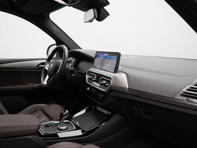 BMW X3 xDrive30e Business Edition Plus PHEV 293pk Dealer O.H. | Trekhaak Af Fabriek | Panodak | Head Up | Lederen Sportstoelen Memory & Verwarmd | Hifi Audio | Keyless | Blis | Apple Carplay | Navigatie | DAB | Cruise Control | Plug In Hybrid |