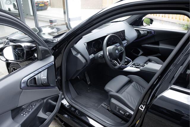 BMW X3 30e xDrive M-Competition Pano - Sportuitlaat - Trekhaak - Harman Kardon