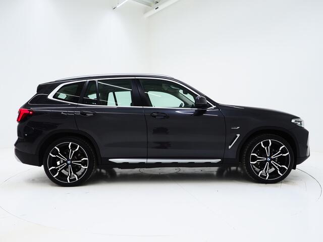 BMW X3 xDrive30e Facelift | Panoramadak | M Stuur | Leder | Trekhaak | Camera | Dodehoek | Carplay