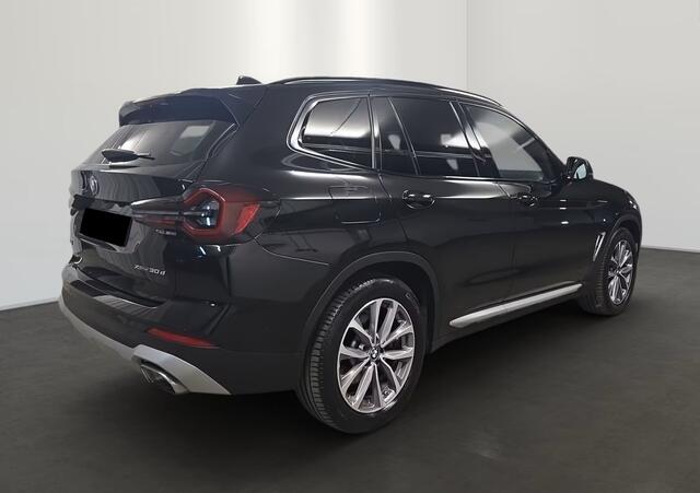 BMW X3 xDrive30d 286 PK Panoramadak Trekhaak 19 Inch Sportstoelen Stoelverwarming Live Cockpit