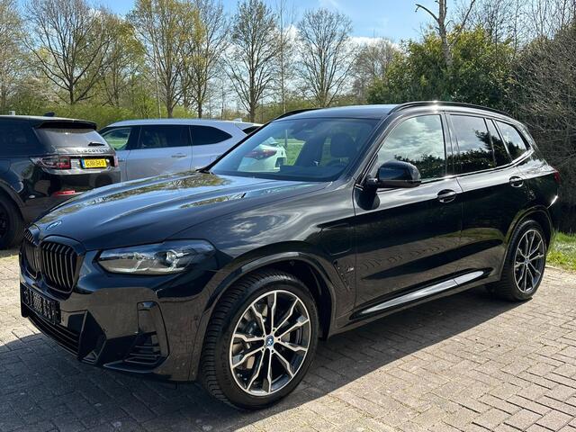 BMW X3 xDrive30e M Sport | Plug-in Hybride | incl. BMW Service Inclusive (5 jaar/100.000 km) | Afneembare Trekhaak | M pakket | Harman Kardon | Sportstoelen | Elektrische stoelen met geheugenfunctie | 360 graden camera | Stoelverwarming | Keyless | Elektrische a