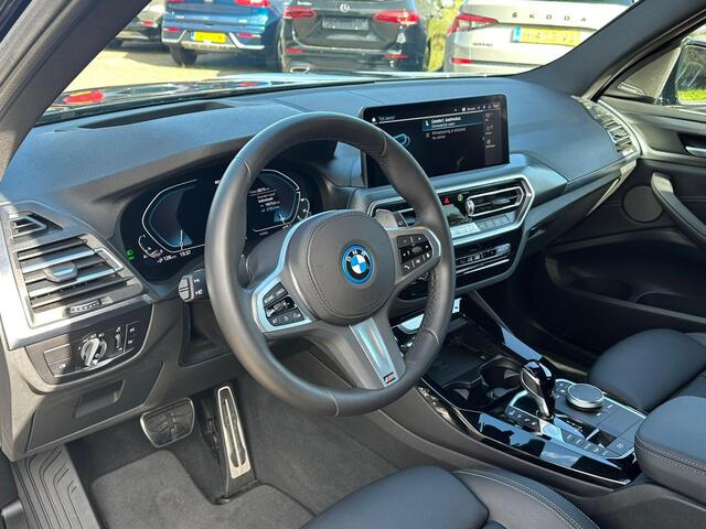 BMW X3 xDrive30e M Sport | Plug-in Hybride | incl. BMW Service Inclusive (5 jaar/100.000 km) | Afneembare Trekhaak | M pakket | Harman Kardon | Sportstoelen | Elektrische stoelen met geheugenfunctie | 360 graden camera | Stoelverwarming | Keyless | Elektrische a