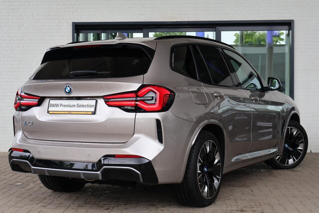 BMW X3 iX3 | Panoramadak | Stoelverwarming | Trekhaak