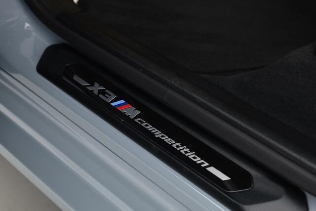 BMW X3 M Competition - 510PK | Rijklaar! | S/K-dak | Elek. Trekhaak | HUD | Leder+Memory | Stuur-Stoelverw. | Sfeerverl. | Harman/Kardon | Carbon | Laser | 360*+PDC | Nav+Carplay | Brooklyn Grau | M-Drivers Package V