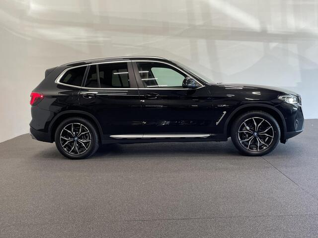 BMW X3 xDrive30e Trekhaak PDC VA + Camera Sportstoelen 19" M-Sport Stoelverwarming Cognac Leder Bekleding Privacy Glass DAB+ Navi Carplay Cruise Control