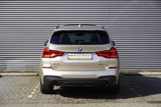 BMW X3 xDrive30e High Executive | 21 inch LM Individual V-spaak | Glazen panoramadak | BMW Head-Up Display | Driving Assistant Plus | Comfort Access