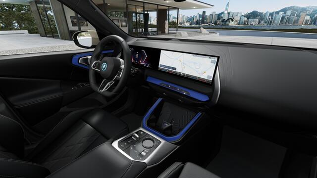BMW X3 30e xDrive M Sport Automaat / Panoramadak / Trekhaak / Sportstoelen / Parking Assistant Plus / Adaptieve LED / Stoelventilatie / Comfort Access