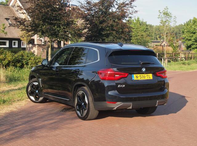 BMW X3 iX3 High Executive 80 kWh | Panoramadak | Head-Up Display | Harman Kardon | Sfeerverlichting | ACC | Apple Carplay |