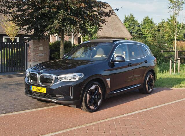 BMW X3 iX3 High Executive 80 kWh | Panoramadak | Head-Up Display | Harman Kardon | Sfeerverlichting | ACC | Apple Carplay |