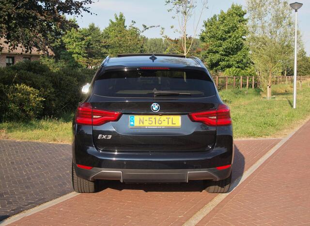 BMW X3 iX3 High Executive 80 kWh | Panoramadak | Head-Up Display | Harman Kardon | Sfeerverlichting | ACC | Apple Carplay |
