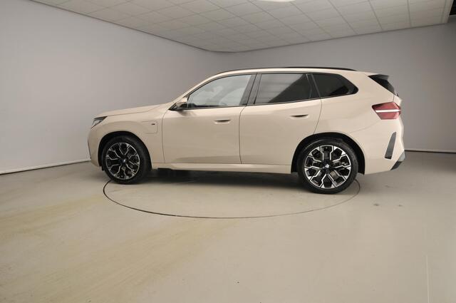 BMW X3 30e xDrive | M-Sportpakket | LED | Leder | Navigatie | Schuifdak | Sportstoelen | Stoelverwarming | DAB | Alu 20 inch