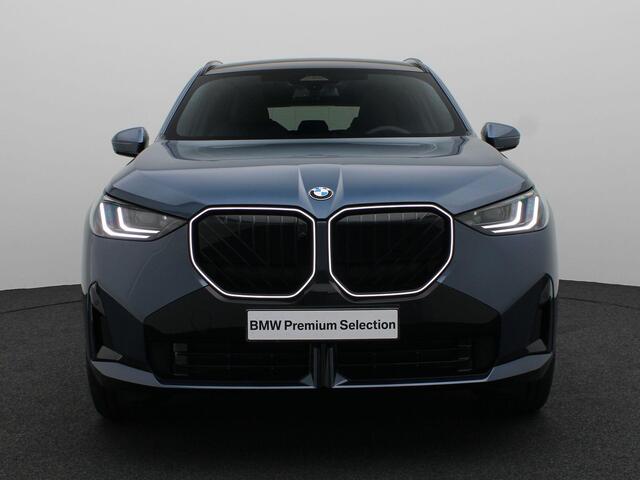 BMW X3 30e xDrive M Sportpakket Pro | Professional Pack | Comfort Pack | Premium Pack | Trekhaak | Panoramadak | Driving Assistant Plus | Harman Kardon | 20''