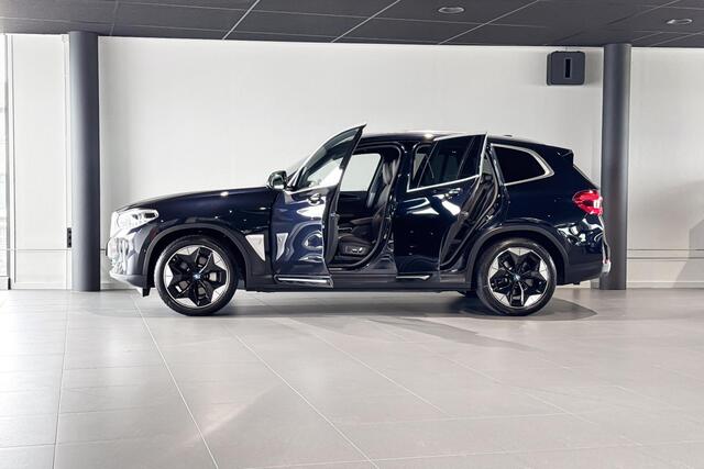 BMW X3 iX3 High Executive 80 kWh | Glazen Panoramadak | Stoelverwarming | Head-Up Display | Trekhaak |