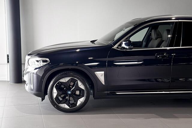 BMW X3 iX3 High Executive 80 kWh | Glazen Panoramadak | Stoelverwarming | Head-Up Display | Trekhaak |