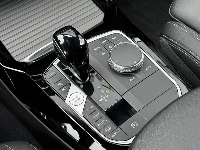 BMW X3 xDrive30e High Executive 292 PK | M Sport | Panoramadak | Laserlicht | Head-Up Display | Trekhaak