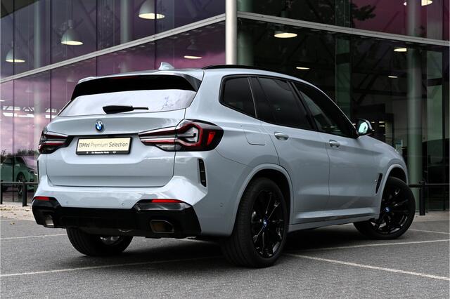 BMW X3 xDrive30e M Sport Automaat / Trekhaak / Panoramadak / Sportstoelen / Laserlight / Head-Up / Comfort Access
