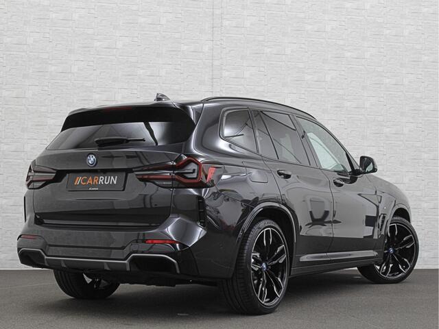 BMW X3 iX3 M-Sport | Sophisto Grey! | Panorama | ACC | Leder | Memory | El. Trekhaak | 97.6% SOH | Sfeerverlichting | 3-Zone Clima | Carplay | LED | Btw auto, 35250,= ex. | Rijklaar incl. Bovag garantie!