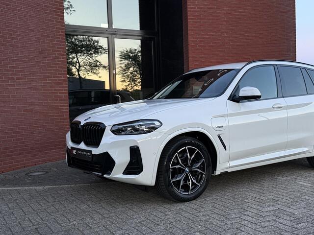 BMW X3 xDrive30e M-Sport Trekhaak Sfeerverlichting