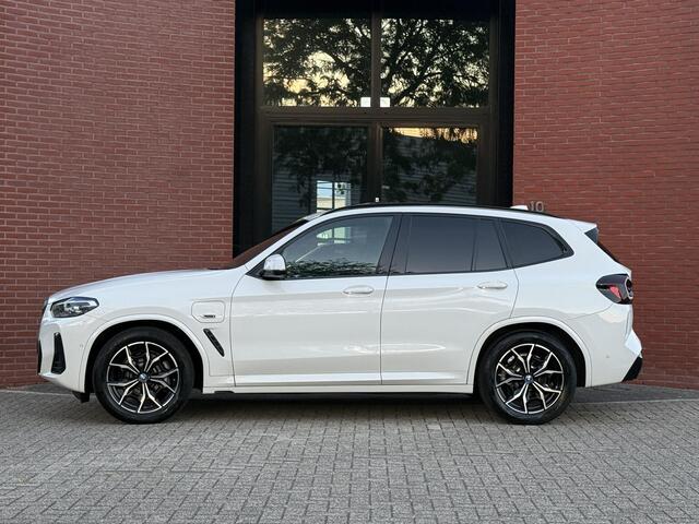 BMW X3 xDrive30e M-Sport Pano HuD Trekhaak Camera Leder
