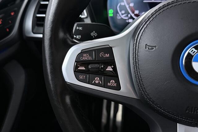 BMW X3 iX3 High Executive 80 kWh SOH 95% (PANORAMADAK, TREKHAAK, H&K AUDIO, CRUISE ADAPTIEF, CAMERA,