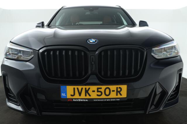 BMW X3 xDrive30e High Executive - 360°cam, Stoelverwarming, Volleder, Carplay, interieur voorverwarming/(koeling)