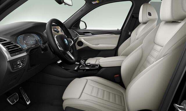 BMW X3 xDrive30e M Sport - Panoramdak - Parking Assistant Plus - Stoelverwarming voor/achter - Zonneschermen achter - Hifi - Stuurwielrand verwarmd - Sportstoelen - Elektrisch verstelbare lendensteunen -